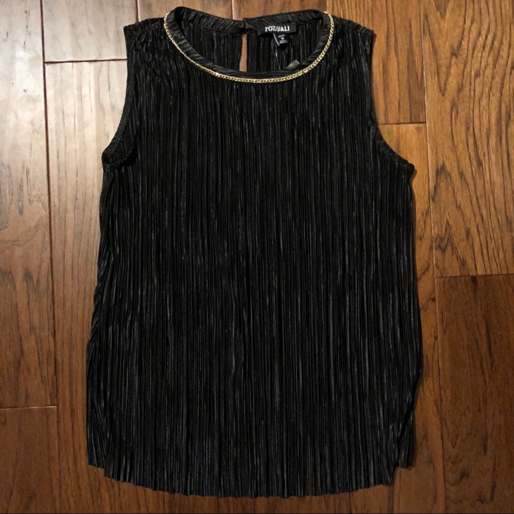 Dress barn M Roz & Ali Black Accordian Top    Med